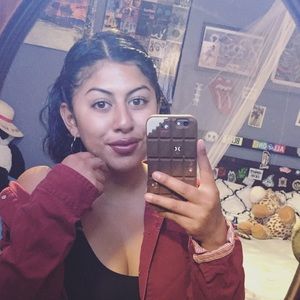 Meet your Posher, Nadia